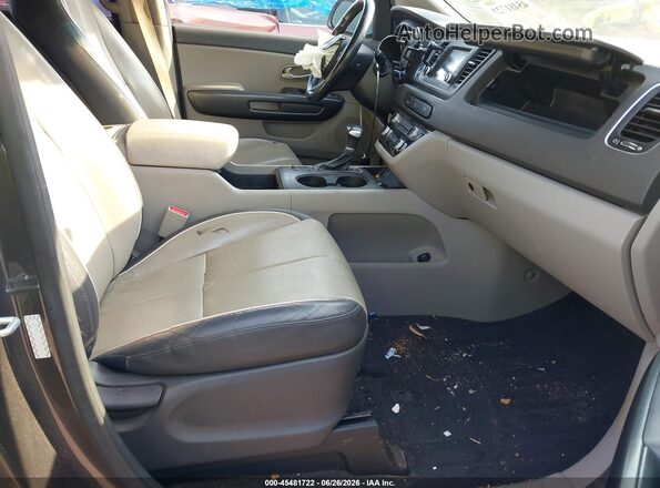 KNDMB5C19H6333089 2017 KIA SEDONA Gray წინა სალონის ხედი