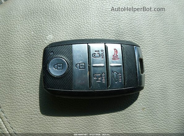KNDMB5C19L6642313 2020 KIA SEDONA Maroon Vista del salpicadero