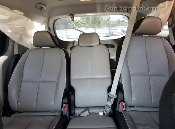 KNDMB5C19M6664569 2021 KIA SEDONA Silver 
