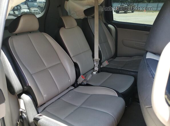 KNDMB5C19M6664569 2021 KIA SEDONA Silver 