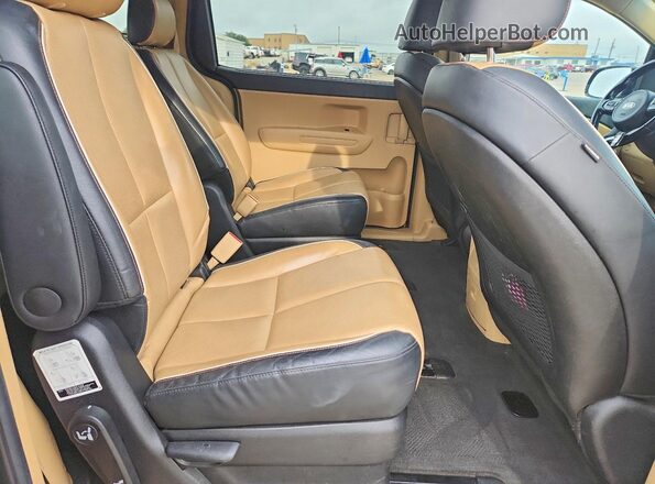 KNDMB5C1XH6337894 2017 KIA SEDONA Black 