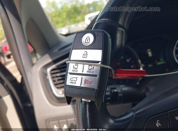 KNDMC5C12H6325803 2017 KIA SEDONA Gray Առջևի վահանակի տեսք