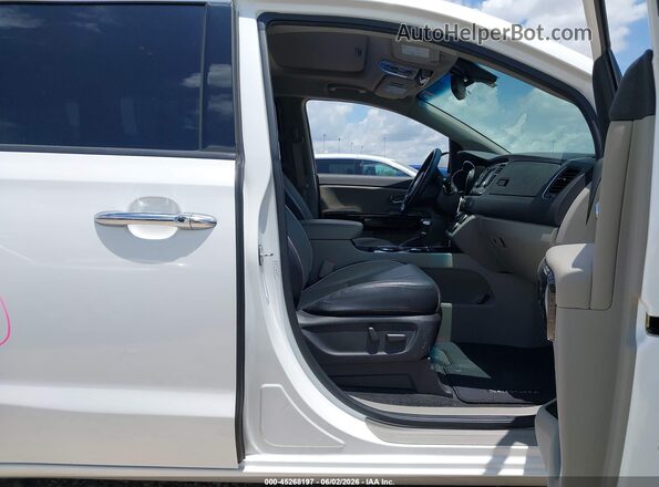 KNDMC5C18M6670943 2021 KIA SEDONA White Vista interior delantera