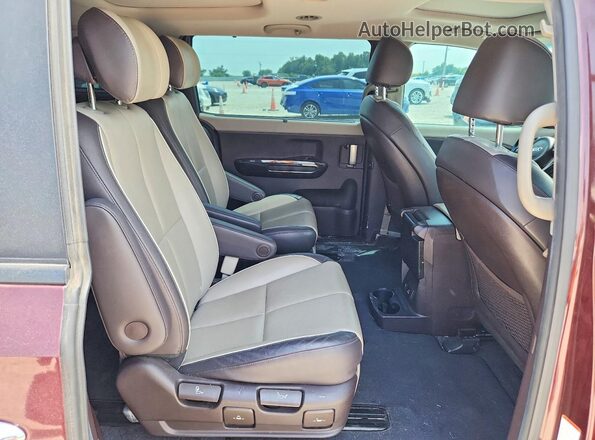 KNDME5C11G6186739 2016 KIA SEDONA Maroon Vista interior trasera