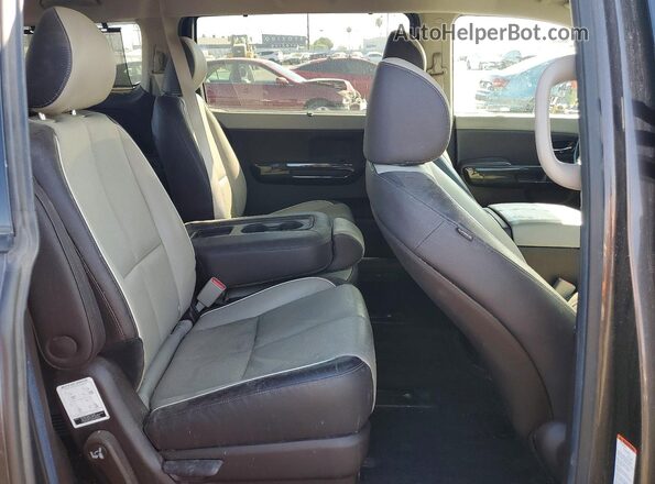 KNDME5C15H6343979 2017 KIA SEDONA Purple Вид задньої частини салону
