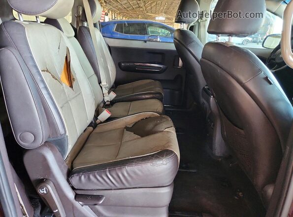 KNDME5C18J6373905 2018 KIA SEDONA Burgundy Вид задньої частини салону