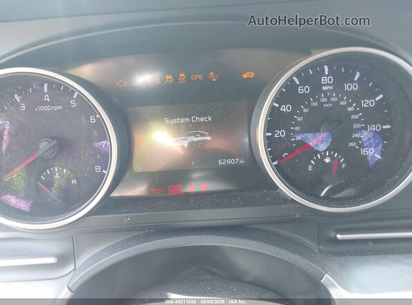 KNDNB4H30N6131925 2022 KIA CARNIVAL MPV White Հետևի նստատեղերի տեսք