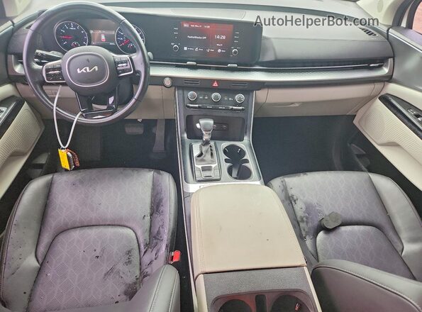 KNDNB4H32P6194303 2023 KIA CARNIVAL White Widok deski rozdzielczej