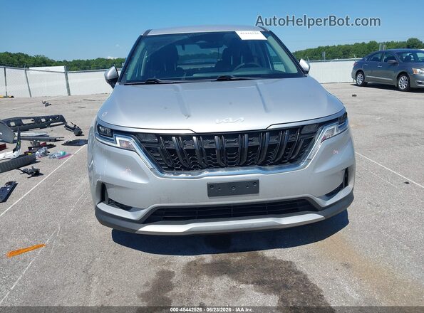 KNDNB4H34N6134018 2022 KIA CARNIVAL MPV Серебряный Вид задней части салона