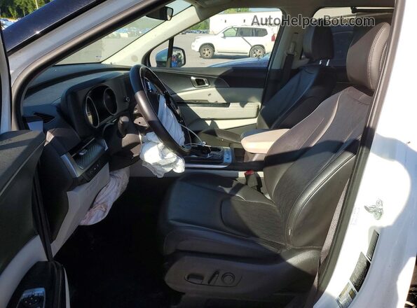 KNDNB4H39P6282989 2023 KIA CARNIVAL White Սալոնի դիմացի տեսք