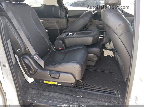KNDNB5K32S6504957 2025 KIA CARNIVAL MPV White Вид наклейки з VIN-кодом