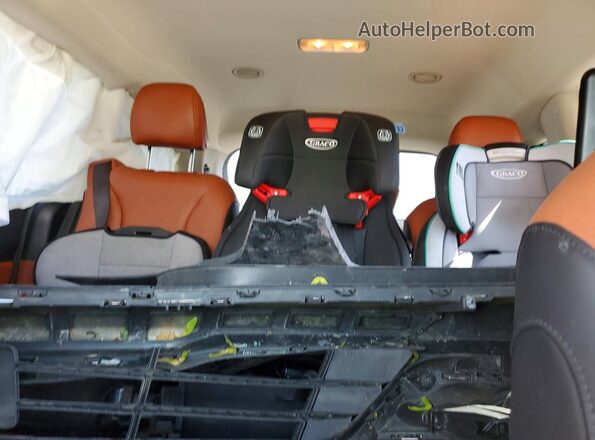 KNDNE5H32P6291921 2023 KIA CARNIVAL Gray Вид задніх сидінь