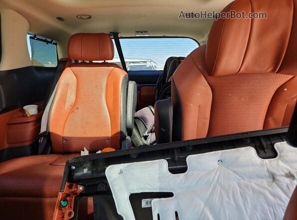 KNDNE5H35R6331234 2024 KIA CARNIVAL Белый Вид задних сидений