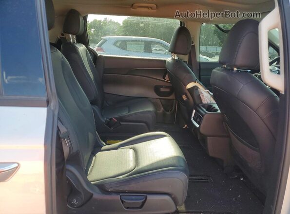 KNDNE5KA3T6087761 2026 KIA CARNIVAL Silver უკანა სალონის ხედი