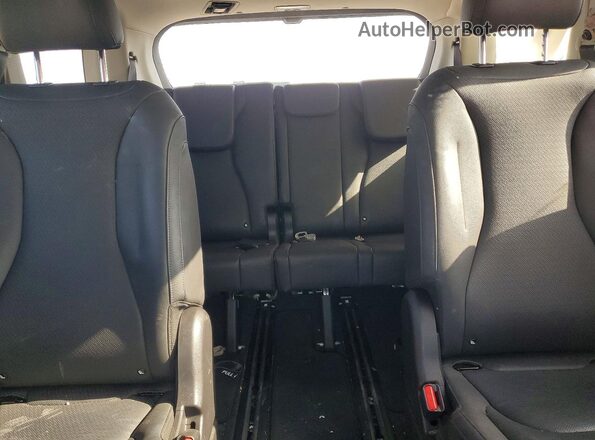 KNDNE5KA3T6087761 2026 KIA CARNIVAL Silver უკანა სავარძლების ხედი
