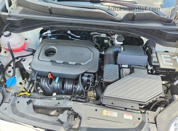 KNDP63AC2N7980532 2022 KIA SPORTAGE White უკანა სალონის ხედი