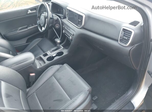 KNDP6CAC5M7912658 2021 KIA SPORTAGE Серебряный Вид салона спереди