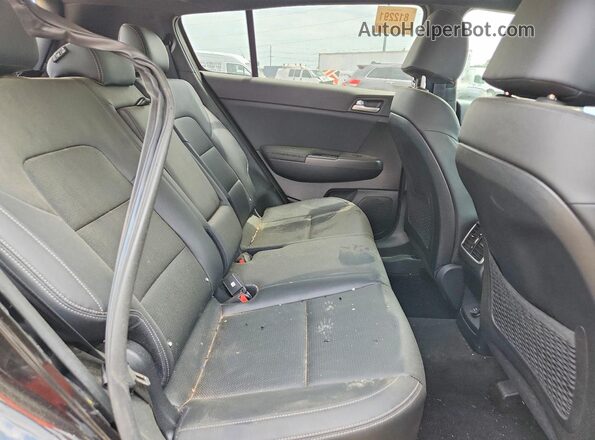 KNDP6CAC8L7730306 2020 KIA SPORTAGE Black Вид задньої частини салону