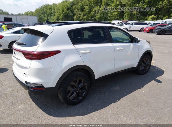 KNDP6CAC8N7018705 2022 KIA SPORTAGE White Trasero derecho