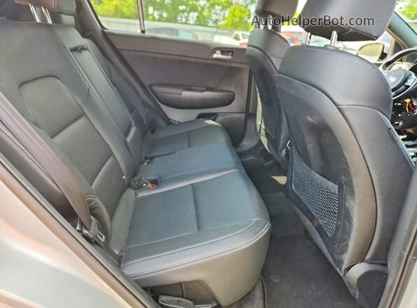 KNDP6CAC9M7936137 2021 KIA SPORTAGE Silver Հետևի նստատեղերի տեսք