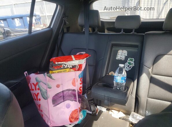 KNDP6CACXL7827958 2020 KIA SPORTAGE Silver Rear seats view