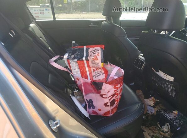KNDP6CACXL7827958 2020 KIA SPORTAGE Silver Rear interior view