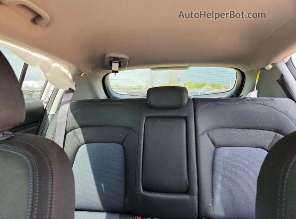 KNDPB3AC1G7812492 2016 KIA SPORTAGE White Rear seats view