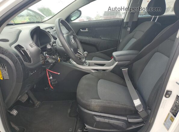 KNDPB3AC3G7856848 2016 KIA SPORTAGE Белый Вид салона спереди