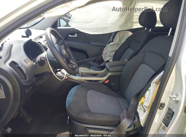 KNDPB3AC6G7857461 2016 KIA SPORTAGE Silver Widok wnętrza z przodu