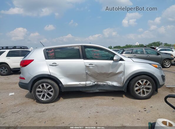 KNDPB3AC6G7857461 2016 KIA SPORTAGE Silver Widok wnętrza z tyłu