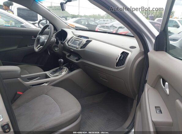 KNDPBCAC1G7801069 2016 KIA SPORTAGE Silver Вид салону спереду