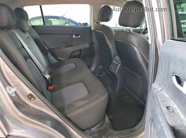 KNDPBCAC2G7876900 2016 KIA SPORTAGE Gray Vista interior trasera