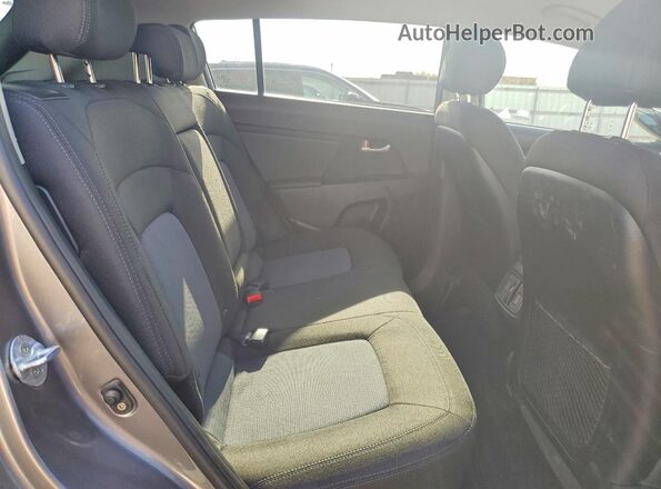 KNDPBCAC6G7858271 2016 KIA SPORTAGE Gray Widok wnętrza z tyłu