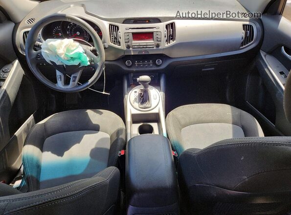 KNDPBCAC6G7872588 2016 KIA SPORTAGE Gray Dashboard view