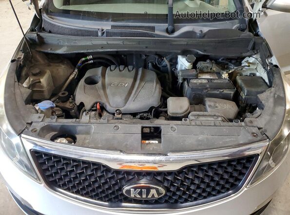 KNDPBCAC8G7831055 2016 KIA SPORTAGE Silver Engine compartment view
