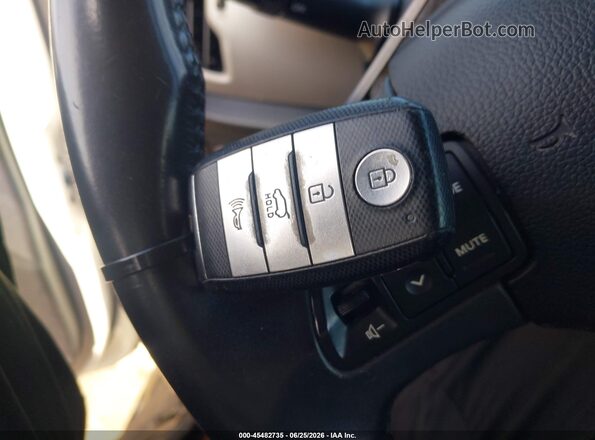 KNDPCCAC2G7867627 2016 KIA SPORTAGE White Dashboard view