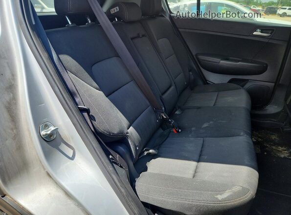 KNDPM3AC3K7562045 2019 KIA SPORTAGE Серебряный Вид задней части салона