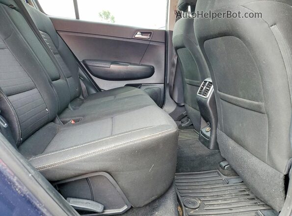 KNDPM3AC4J7337650 2018 KIA SPORTAGE Gray Rear seats view