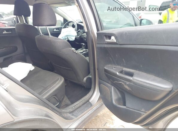 KNDPM3AC4J7431561 2018 KIA SPORTAGE Gray VIN կոդի պիտակի տեսք
