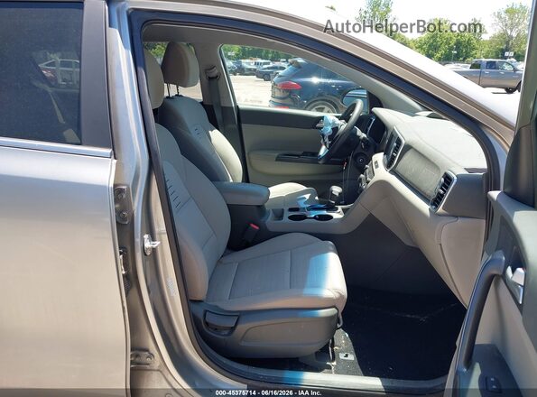 KNDPM3AC6K7615966 2019 KIA SPORTAGE Silver Front interior view
