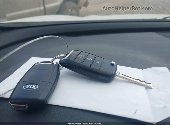 KNDPM3AC8J7488295 2018 KIA SPORTAGE White Вид панелі приладів