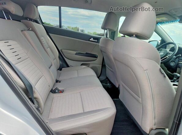 KNDPMCAC1J7420503 2018 KIA SPORTAGE Silver 