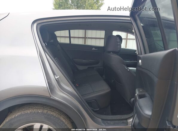 KNDPMCAC1J7472908 2018 KIA SPORTAGE Gray 
