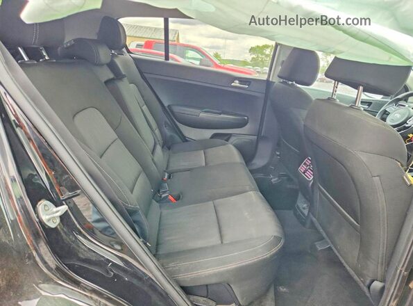 KNDPMCAC1L7748832 2020 KIA SPORTAGE Black Rear seats view