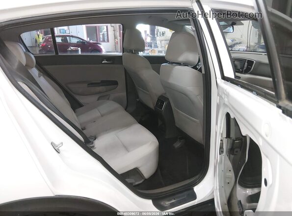 KNDPMCAC2H7112170 2017 KIA SPORTAGE White 