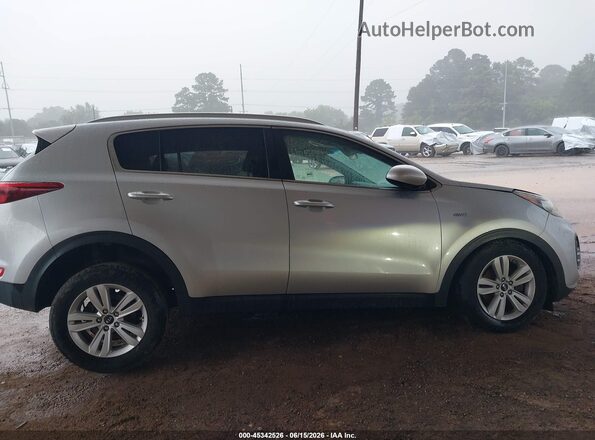 KNDPMCAC2K7541316 2019 KIA SPORTAGE Silver Rear interior view