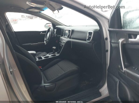 KNDPMCAC2K7541316 2019 KIA SPORTAGE Silver Front interior view