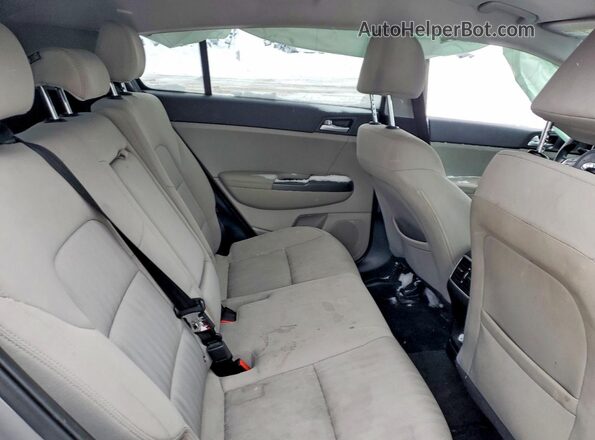 KNDPMCAC2L7748659 2020 KIA SPORTAGE Gray Вид задньої частини салону