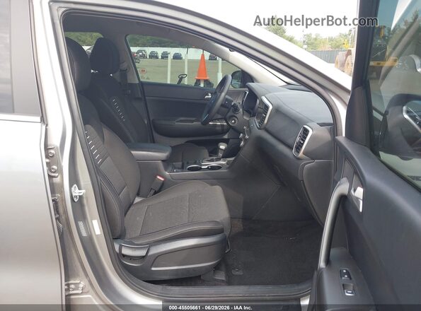 KNDPMCAC2M7919444 2021 KIA SPORTAGE Серый Вид салона спереди