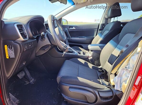 KNDPMCAC2N7979323 2022 KIA SPORTAGE Red Widok wnętrza z przodu